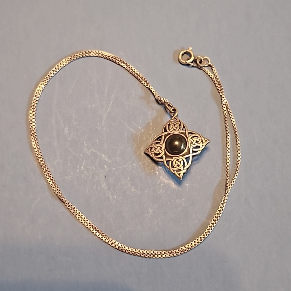 Sterling silver Celtic knot neclace